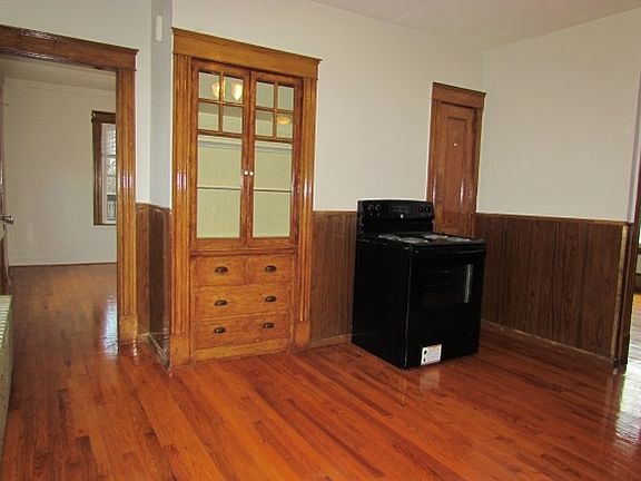 5th image of 82 1/2 Allds St