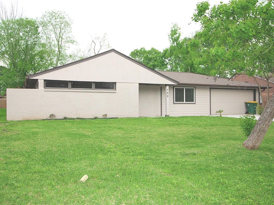 1st image of 709 Pamela Dr