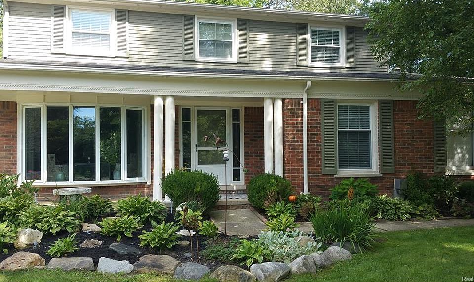 1st image of 2358 Kingsbury Dr