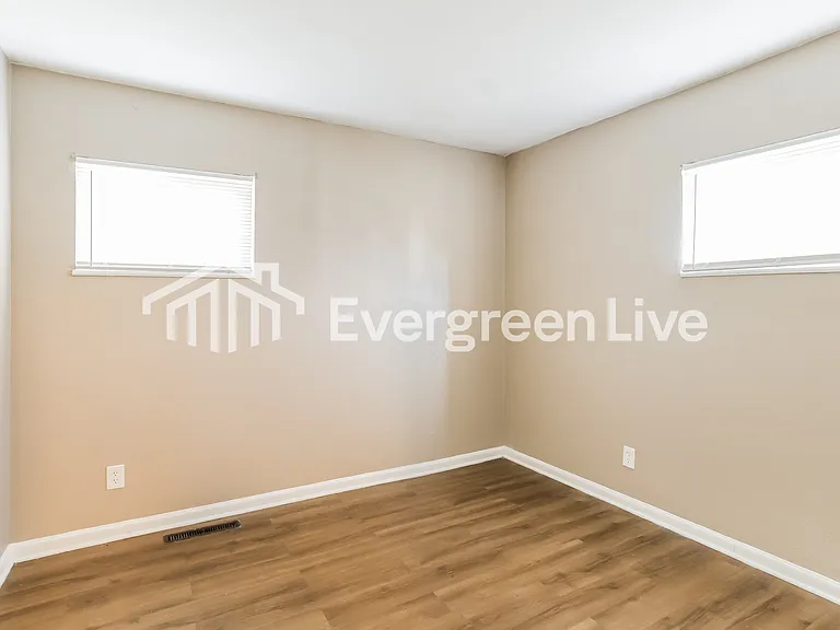 1344 Southfield Dr S — Photo 12