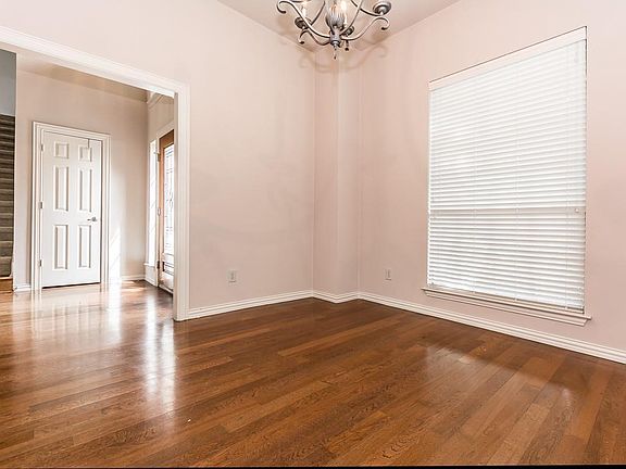 5th image of 2400 Royal Birkdale Dr