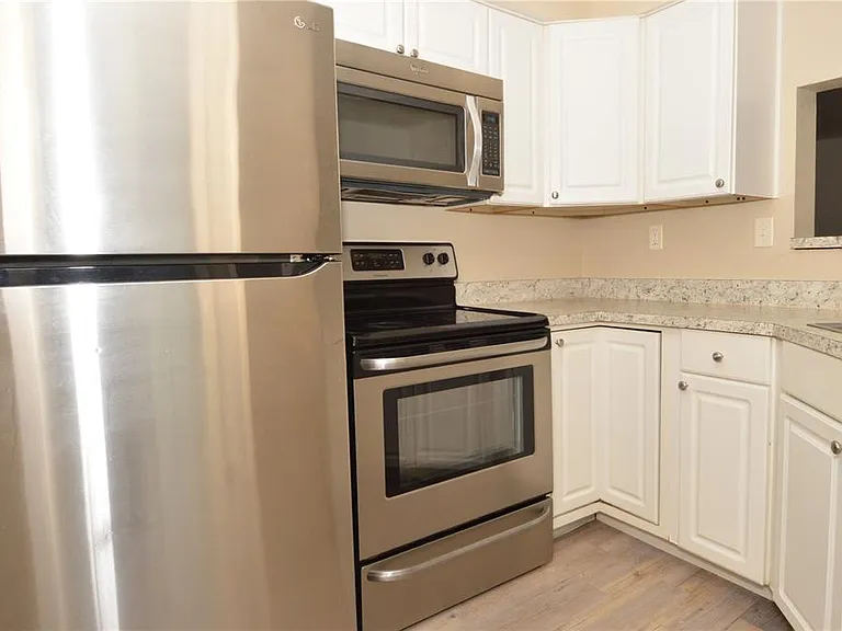 8764 Mallard Reserve Dr #101 — Photo 9
