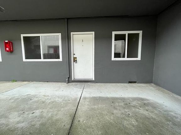 2nd image of 704 Olive Ave #3