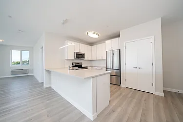 16 Bennett Street, #405