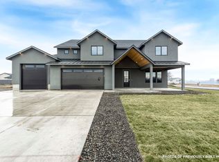 1 Lily Ln, Pasco, WA 99301