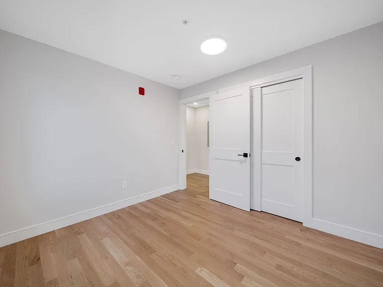 9 Wenham St #7 — Photo 6