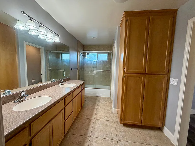 904 Larable Ct — Photo 24