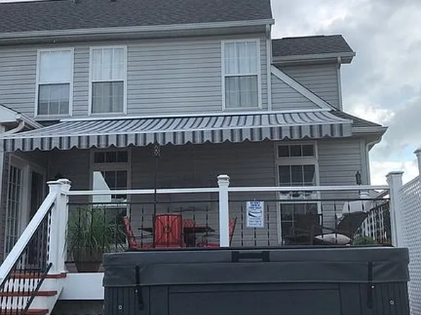 190 Turnberry Dr, Charles Town, WV 25414