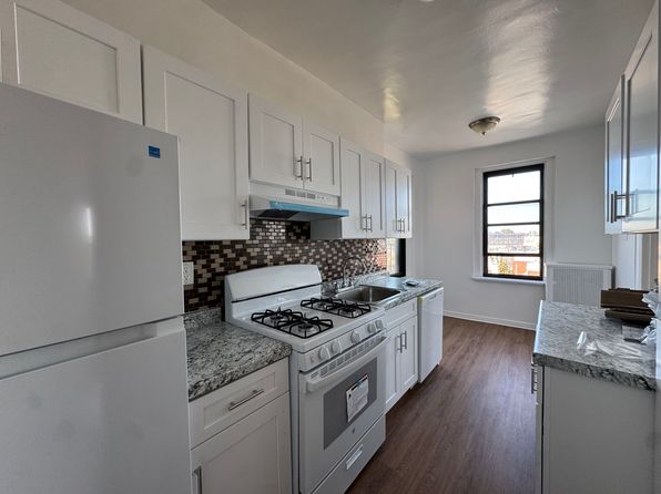 3614 165th St APT 4AS