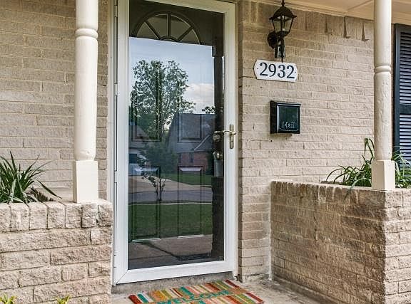 4th image of 2932 Ermine Way