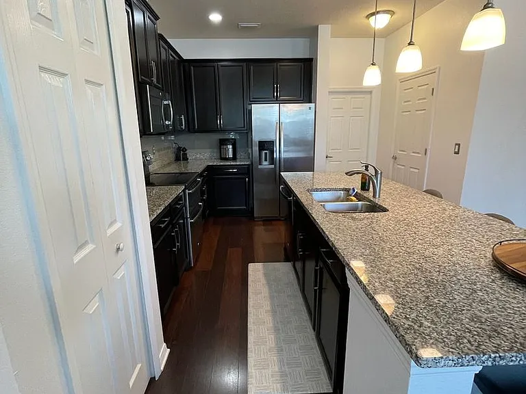 10732 Avery Park Dr — Photo 8