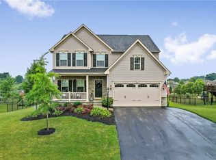 353 Park Edge Dr, Clinton, PA 15026