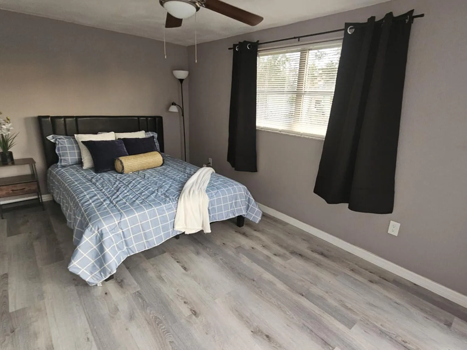4 bed, 2.0 bath, 1724 sqft, $936 — Photo 3