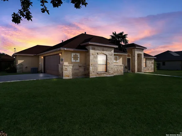 1758 Crooked Creek, Pleasanton, TX 78064