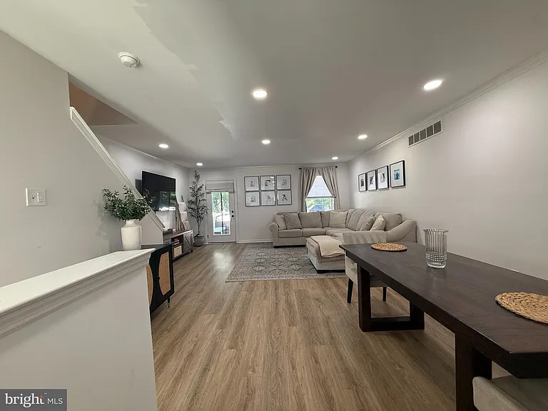 434 Pleasant Valley Dr — Photo 5