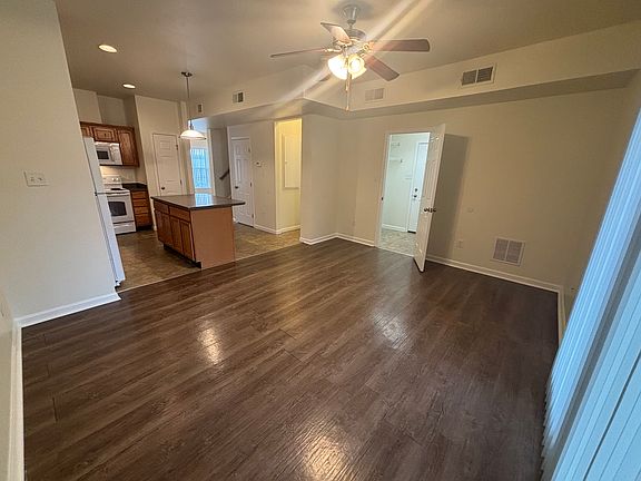 5th image of 89 Barrett Dr