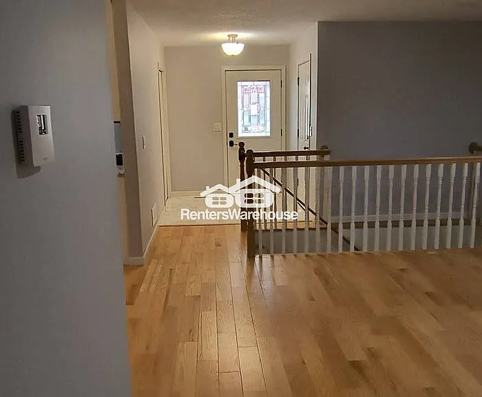 950 Butte Ct — Photo 3