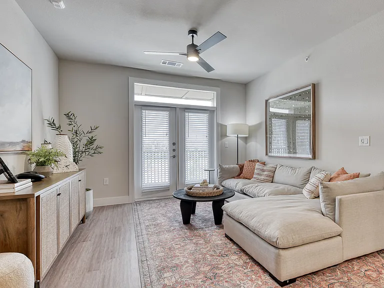 Lenox Grandview — Photo 23
