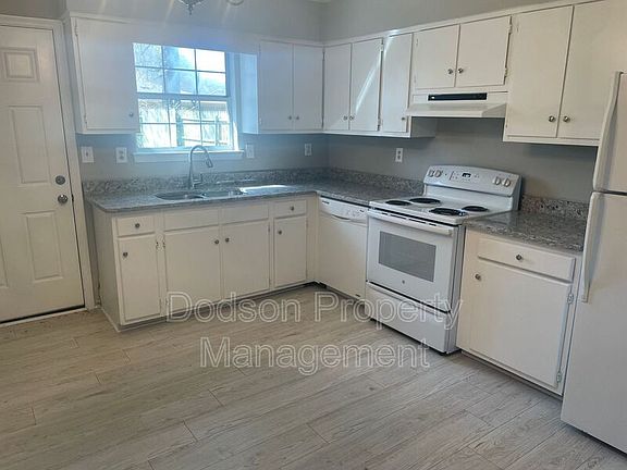 3rd image of 6068 Camellia Dr Unit B