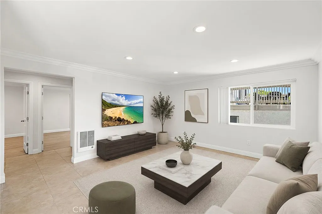 2 bed, 900 sqft, $3,395 — Photo 2