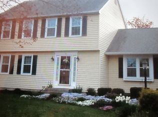 6 Buttonwood Cir, Wallingford, CT 06492