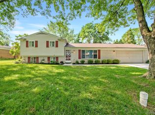 32357 Old Forge Ln, Farmington Hills, MI 48334