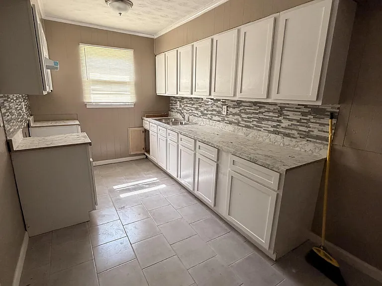 3692 Irma St — Photo 5
