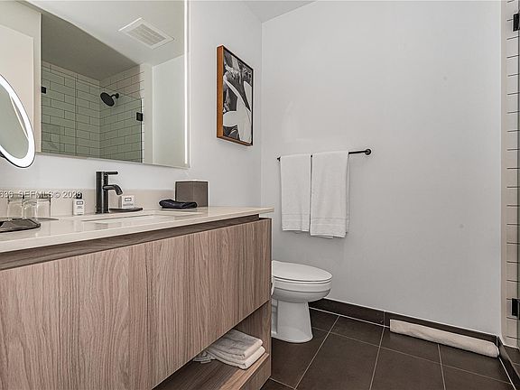 5th image of 398 NE 5th St Unit 2904