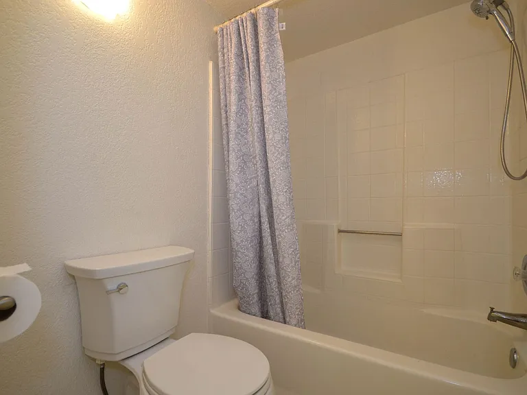 2911 Country Club Dr — Photo 17