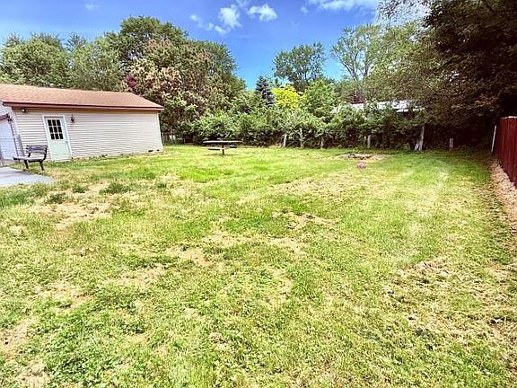 5th image of 3489 Birchard Dr #105