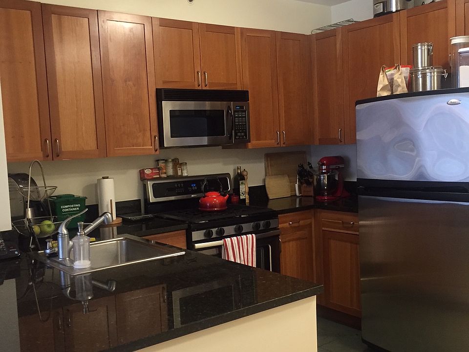 1st image of 20 River Ter APT 8D