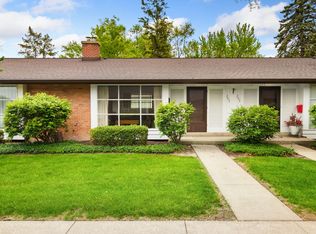 283 Crestwood Vlg, Northfield, IL 60093