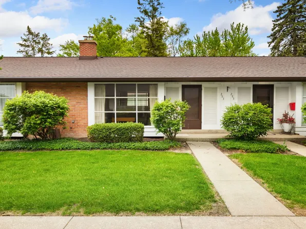 283 Crestwood Vlg, Northfield, IL 60093