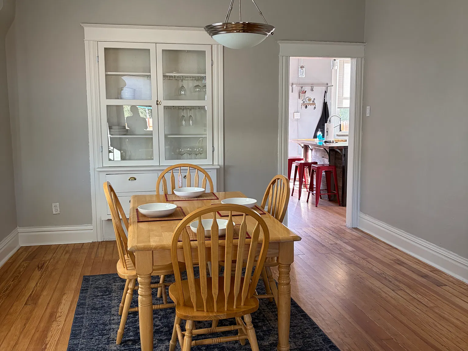 2 bed, 995 sqft, $2,700 — Photo 2