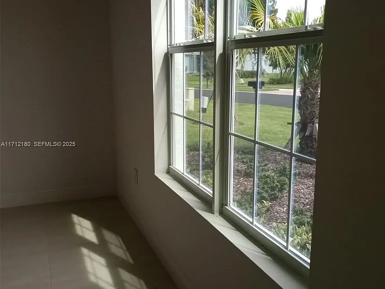 6555 Barbados Ct — Photo 26
