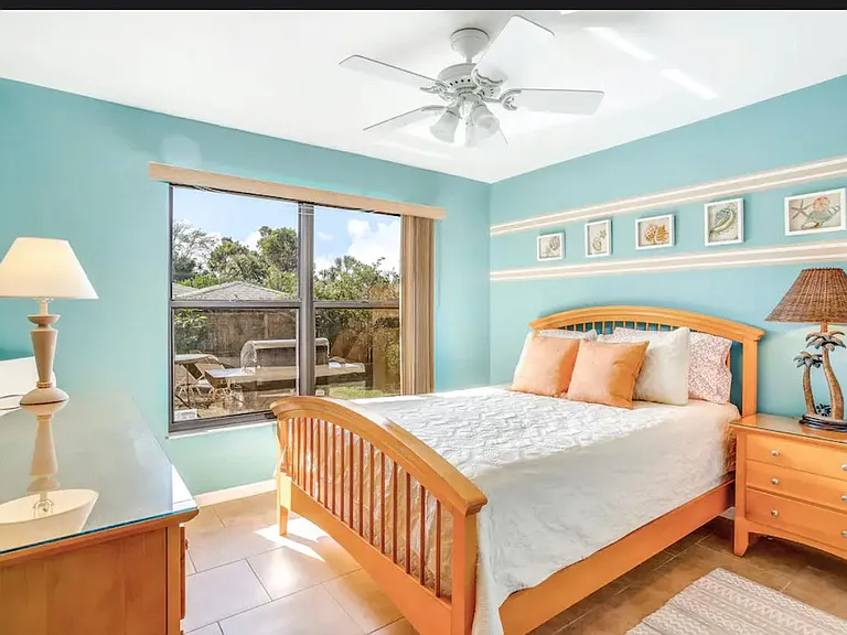 1228 Lastrada Ln — Photo 10