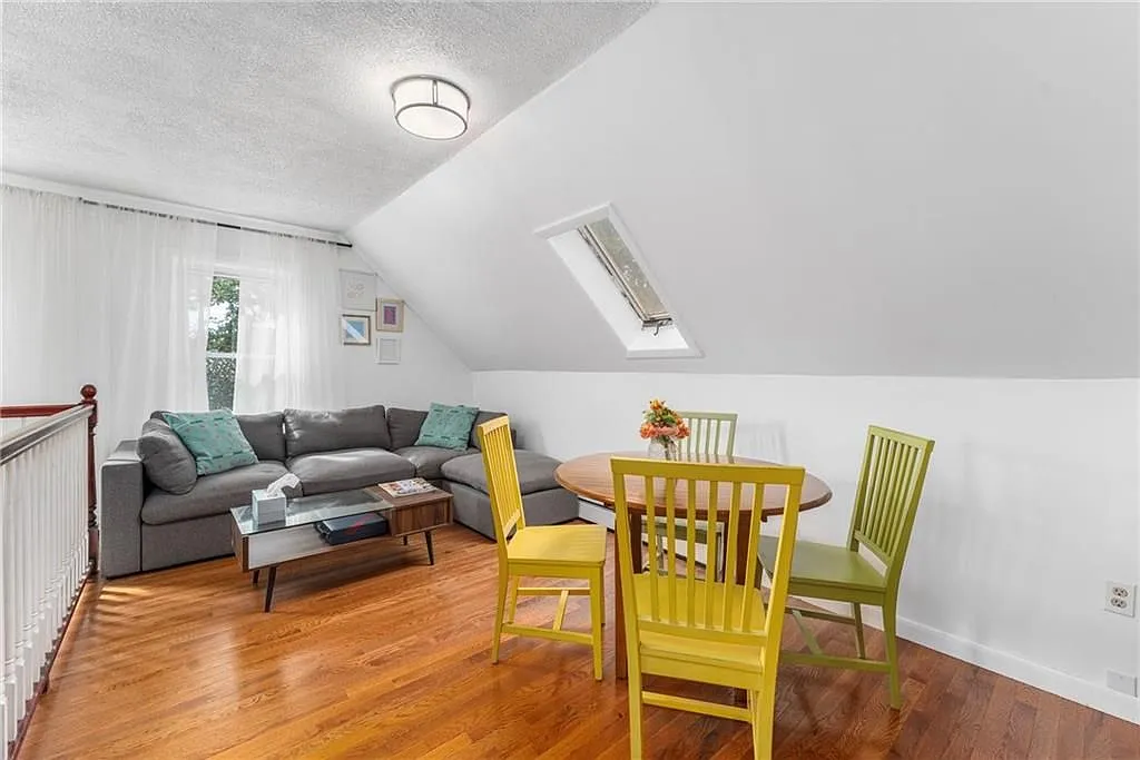 2 bed, 1.0 bath, 960 sqft, $2,300 — Photo 4