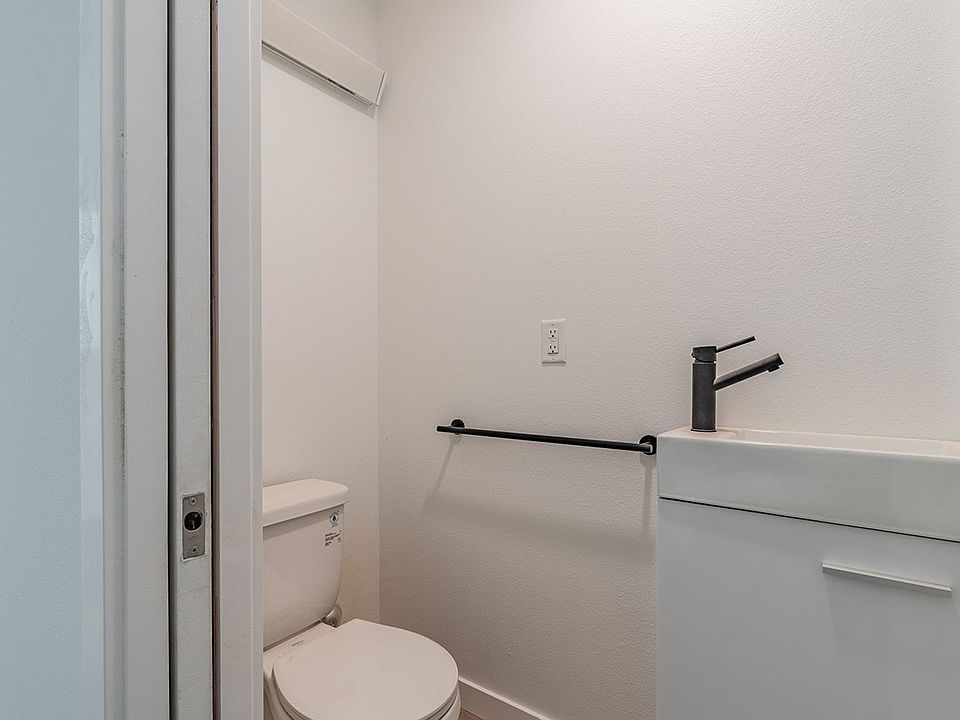 1st image of 121 11th Ave E #1B