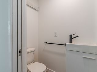 121 11th Ave E #1B, Seattle, WA 98102