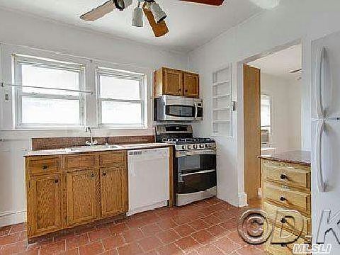 4th image of 420 Beach 132nd St