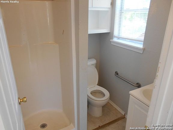 5th image of 529 Hicks Ave #1