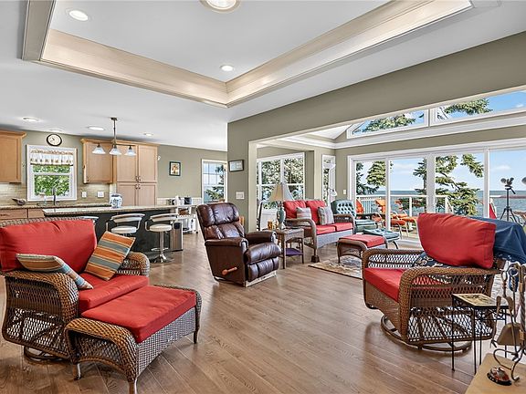 2nd image of 9557 Somerset Dr