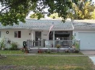 114 E Adams Ave, Watseka, IL 60970