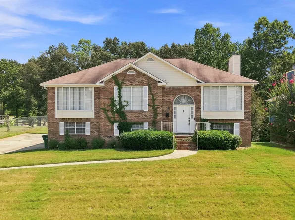 1408 Smithfield Forest Cir, Pleasant Grove, AL 35127
