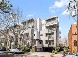 2327 NW Northrup St APT 20, Portland, OR 97210