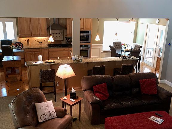 4th image of 3627 Candlewood Way NE
