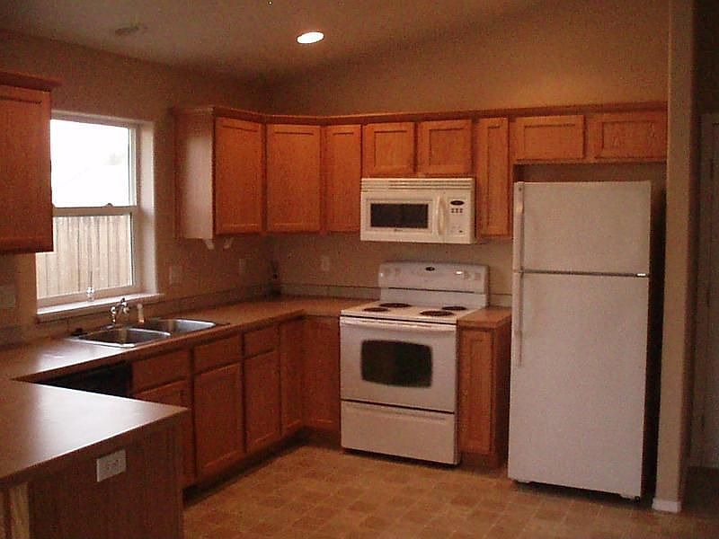 2nd image of 2923 SW Peridot Ave