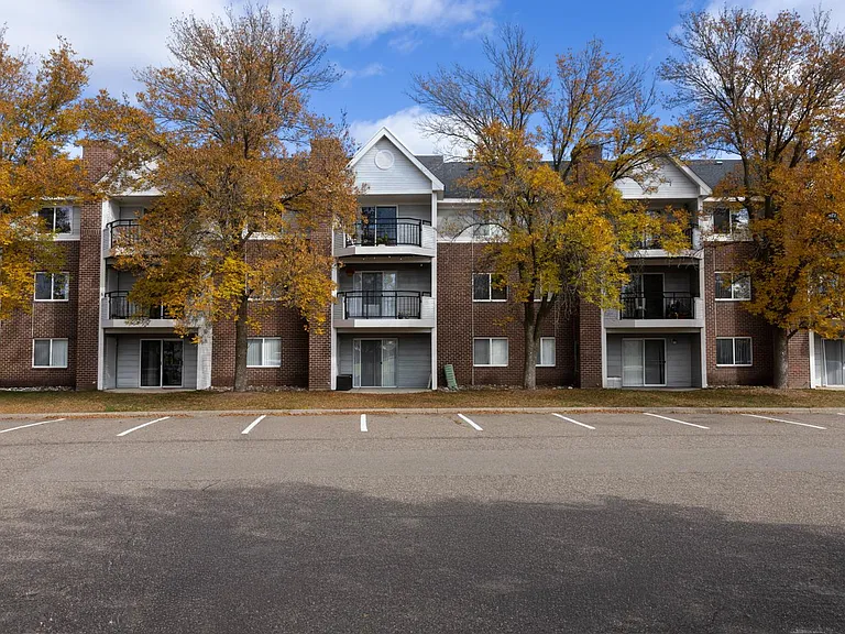 Lexington Townhomes and Apartments — Photo 1