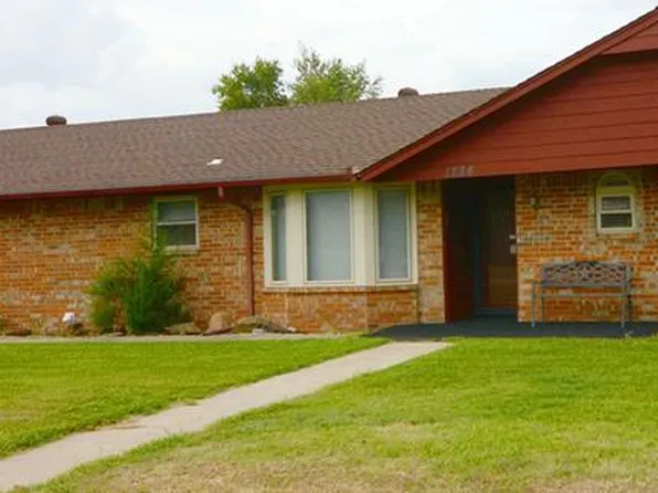1224 NW 6th Pl, Moore, OK 73170