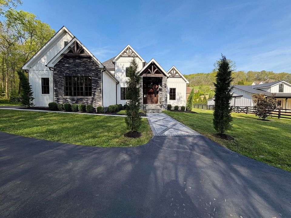 1st image of 4450 Savage Pointe Dr